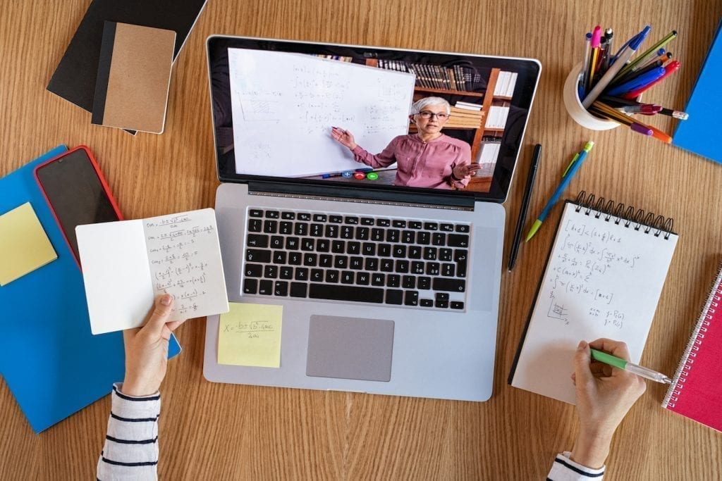 ¿Qué es el eLearning y por qué es importante en el 2020? - Bilingual Bridges